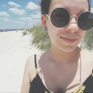 Meet your Posher, Courtney